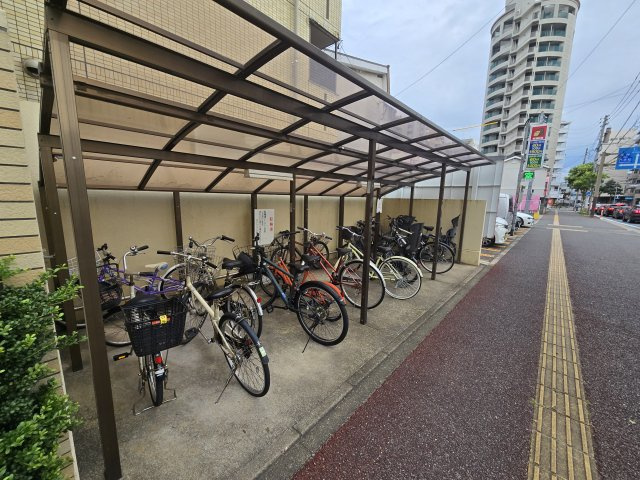 ロマネスク大濠アネックスの駐輪場