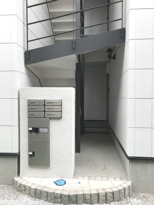 【エントランス】 | MELDIA池袋 | 不在時にも大活躍の宅配ボックス完備