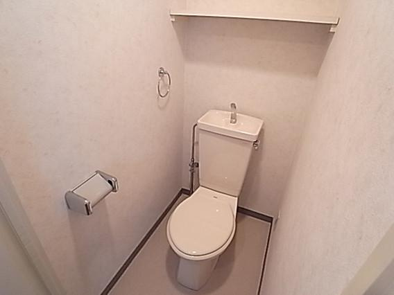 ローテローゼ本山の玄関