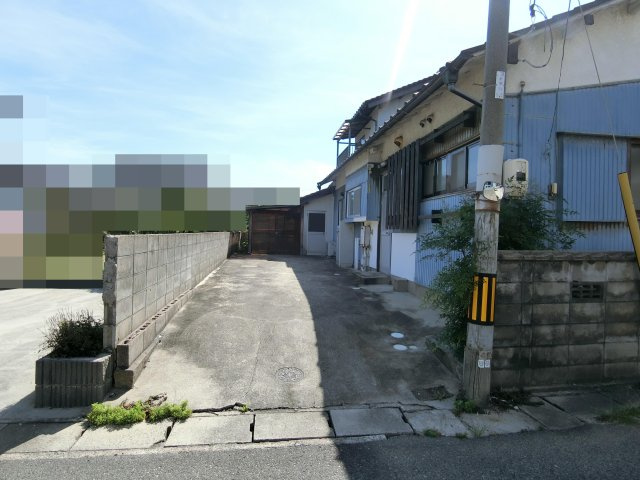 米子市新開2丁目戸建の駐車場