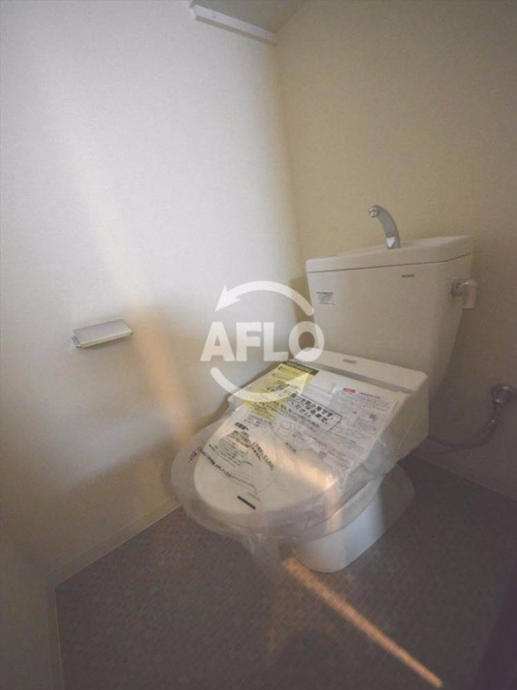 プレサンス本町エクストラのトイレ|プレサンス本町エクストラ　温水洗浄便座