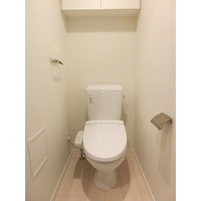 目黒区中根１丁目の賃貸マンションのトイレ