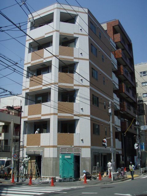 ラヴィエント三ノ輪の外観