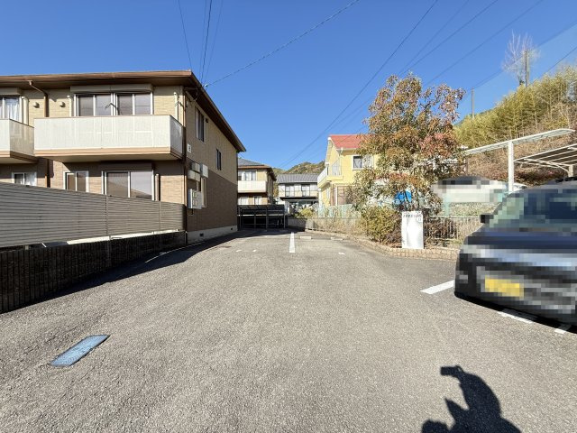 ファルカスⅡ A棟の駐車場