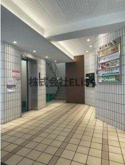 第８２東京ビルのロビー