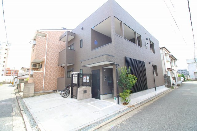 THE CUBE HAKOZAKIの外観