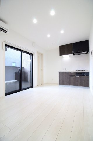 THE CUBE HAKOZAKIの居間・リビング