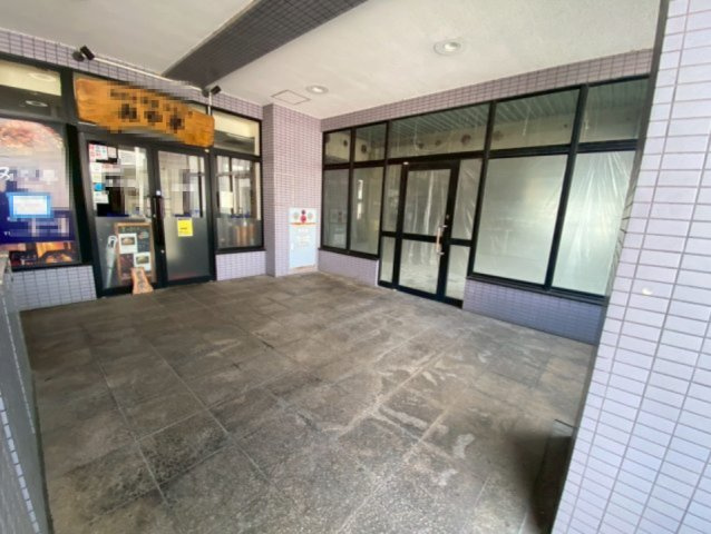 Ｍ－ＰＡＲＴⅣ　日暮ビルのエントランス