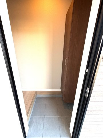 ナディア　Aの玄関