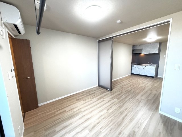 ナディア　Aの洋室