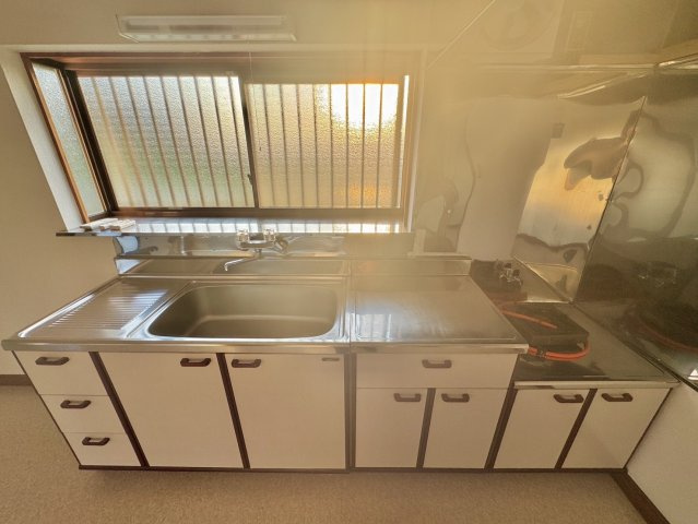 那珂市戸中古戸建のキッチン