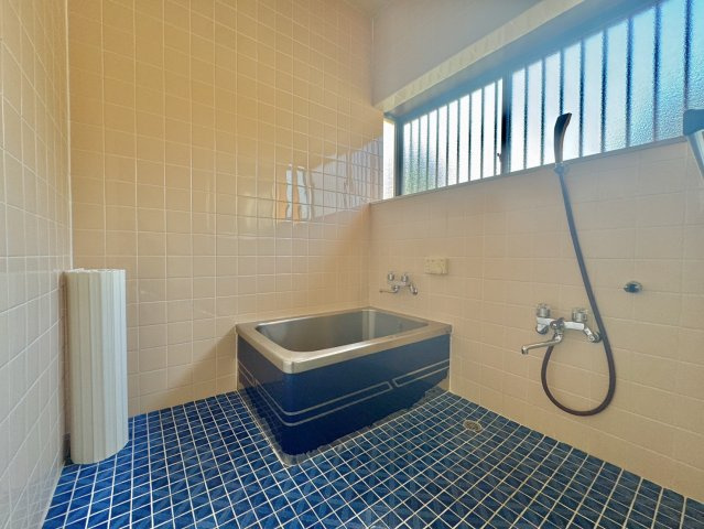 那珂市戸中古戸建の浴室