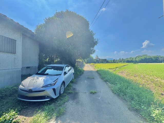 笠間市押辺中古戸建の前面道路含む現地写真