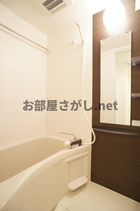 リブリ・SUZUYASUの浴室|落ち着いた空間のお風呂です