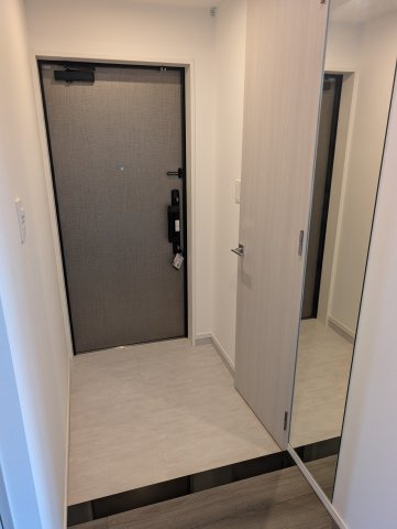 S-RESIDENCE百道aureateの玄関