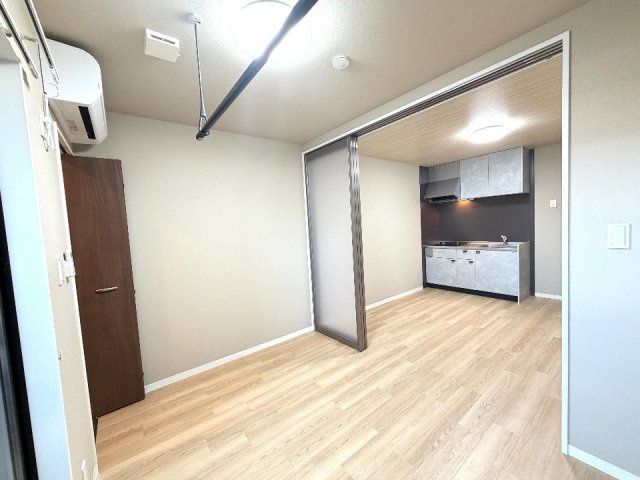 ナディア　Aの洋室