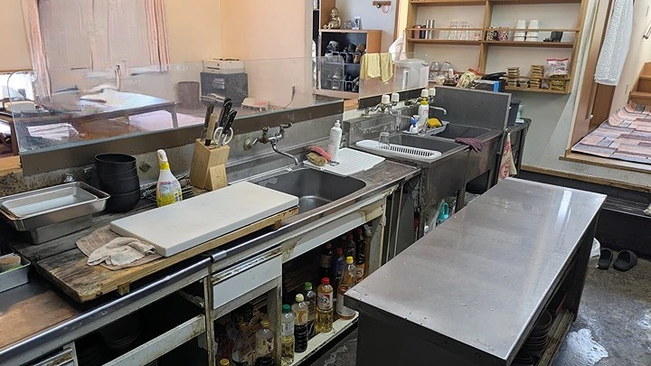 群馬県前橋市山王町 店舗付き住宅のキッチン|店舗部分です