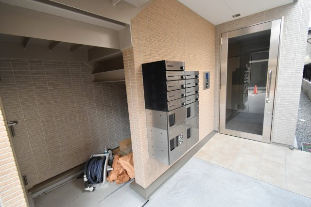 Luna甲子園のエントランス