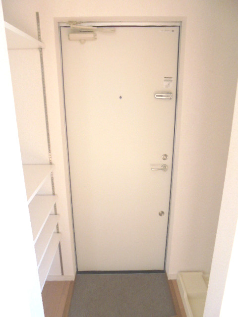 Aera 鬼高の玄関