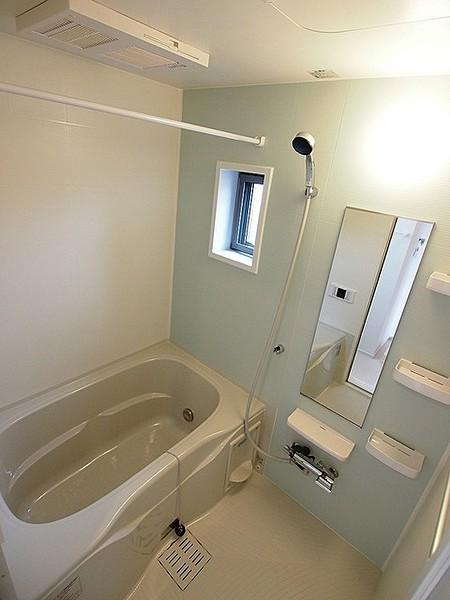 プロムナード貝塚公園1の浴室