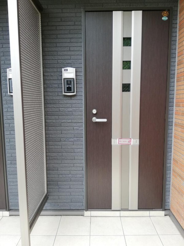 プロムナード貝塚公園1のエントランス