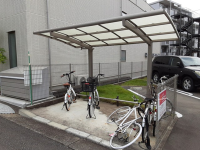 屋根付きの駐輪場