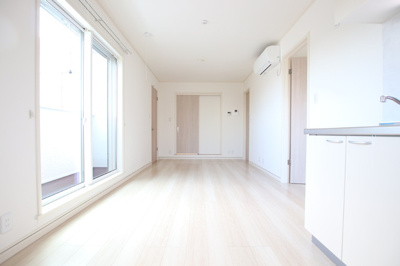 ３口ガスコンロ、グリルつきです♪