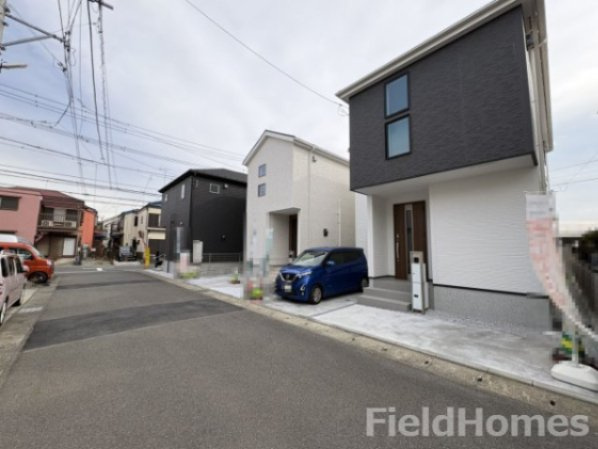 厚木市上落合新築戸建て　第1期1号棟の前面道路含む現地写真|前面道路含む現地写真です。