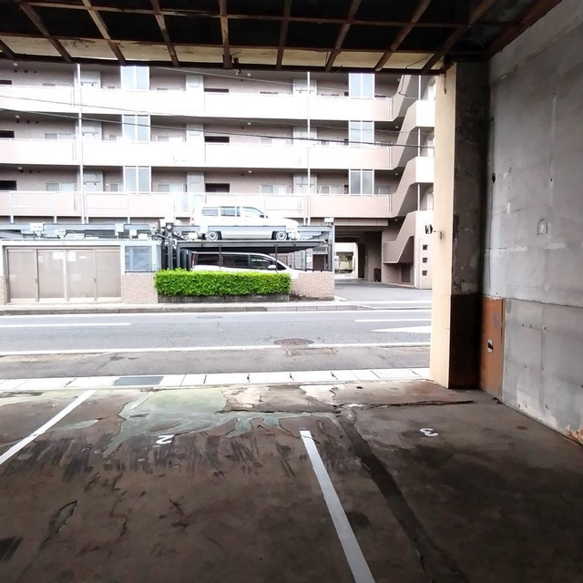 岐阜市早田栄町１丁目の駐車場の内装