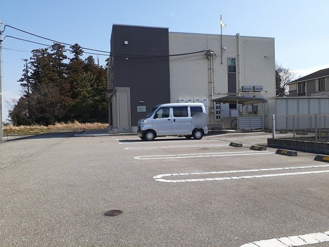 ヴィル・フォーレⅣの駐車場|駐車場に車を止められます