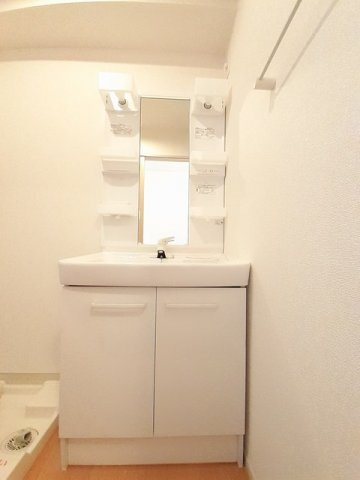 ヴィル・フォーレⅣの洗面所|脱衣スペースもあります