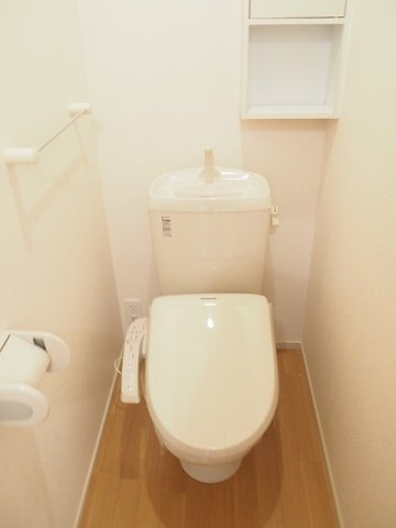 サン　プロミネンス　Ａのトイレ|落ち着いた色調のトイレです