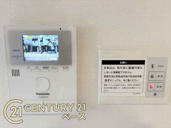 柏原市大正３丁目 ２号地 ／新築一戸建の内装|■現地撮影写真■ＴＶモニター付きインターホンで防犯対策もバッチリ！来客も一目でわかり安心です！