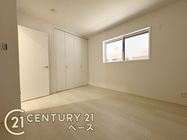 柏原市大正３丁目 ２号地 ／新築一戸建の洋室|■現地撮影写真■明るい雰囲気の洋室です！