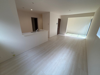 【居間・リビング】 | リーブルガーデン伊丹市西野７期 | リビングダイニング