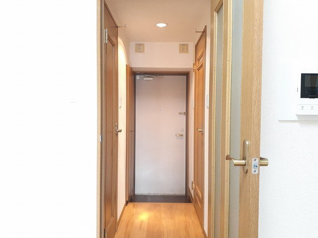 スカイエル長尾の玄関