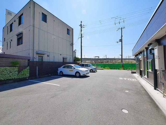 大森西町貸店舗の駐車場