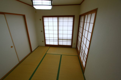 【寝室】 | BeeBeeGrande