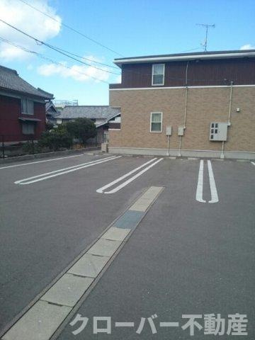 ラメゾン　ドゥ　カンパーニュＢの駐車場