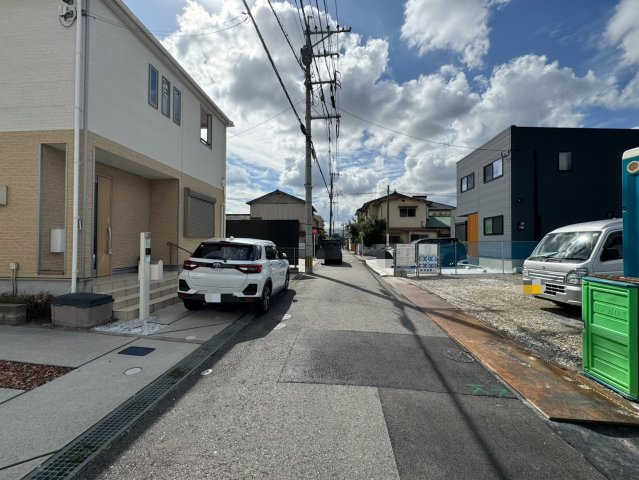 Adoble+アドブル＋小倉南区若園2丁目4期　【小倉南区　新築戸建て】の前面道路含む現地写真|現地撮影　2025,10,20　Adoble+アドブル＋小倉南区若園2丁目4期　【小倉南区　新築戸建て】