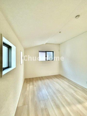 【子供部屋】 | 葛飾区西水元6丁目新築分譲住宅 | 【子供部屋】お子様を持つ家庭の約6割が「家族や子どものため」に購入を希望。入学後の転校を避け、広い空間でのびのび育てたいなどの親心が、家探しのきっかけになっているようです。