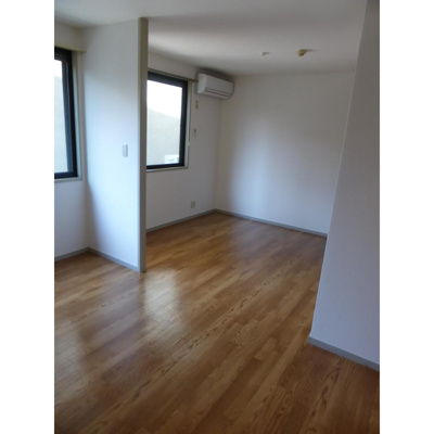 【居間・リビング】 | サンライフ岡田 | 洋室