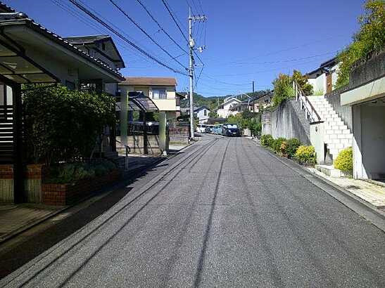 【前面道路含む現地写真】