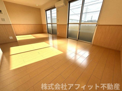 【居間・リビング】 | メゾンソレイユ A棟