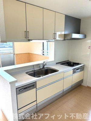 【キッチン】 | メゾンソレイユ A棟 | 対面式システムキッチン