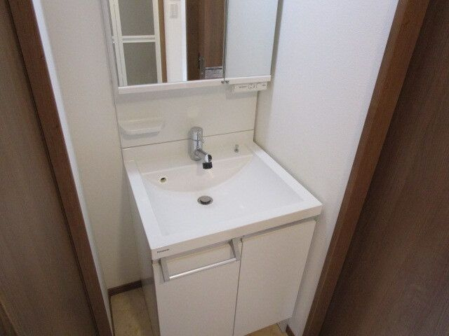 ウエルストン国立の洗面所