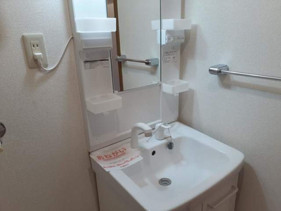 【洗面所】 | メゾン・モンシェリＢ | コンパクトで使いやすい洗面所