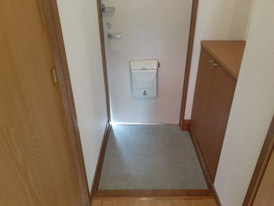 【玄関】 | メゾン・モンシェリＢ | 明るい玄関です