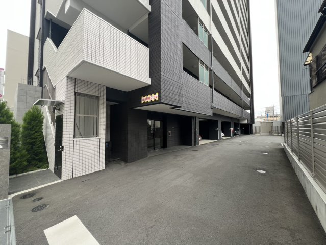 アルファステイツ熊谷末広の駐車場