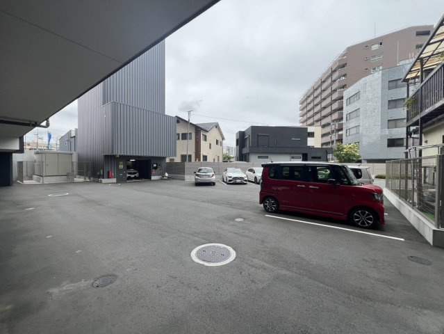 アルファステイツ熊谷末広の駐車場